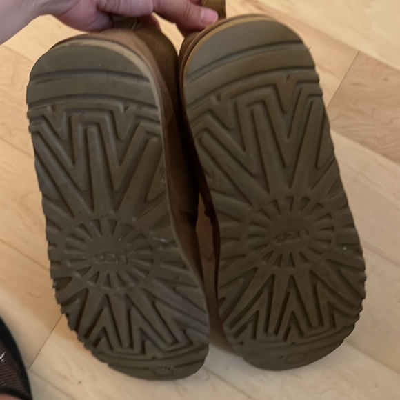 Mens Uggs ankle booties like new young adult wore like 5 times and outgrew. - Picture 7 of 8